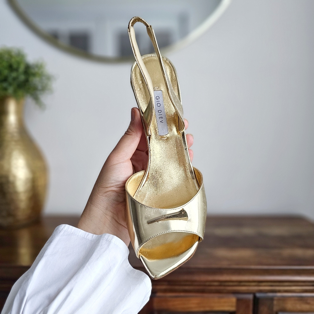 Gio Diev Italian Gold Metallic Slingback Heel Single Left Shoe Only Size 39